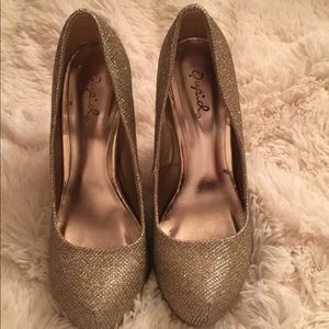 Gold Glitter Stiletto’s